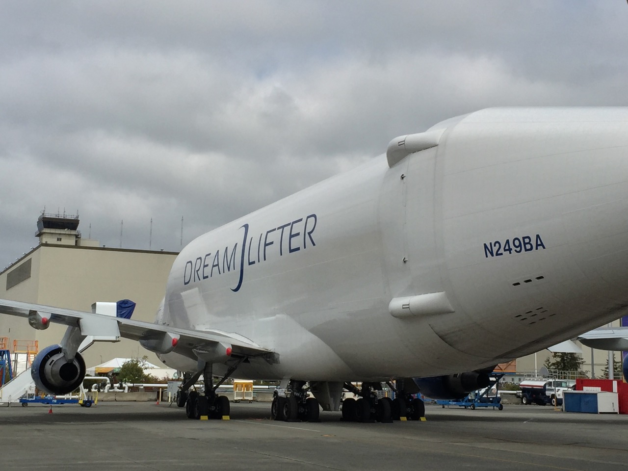 photos from Family Day at the Boeing Everett Factory (56k use the